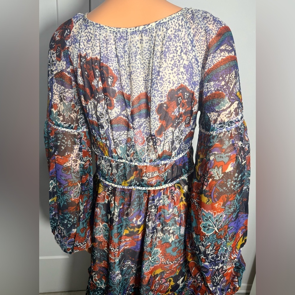 Floral Long Sleeve Maeve Anthropologie
Size 4 excellent condition. - Picture 13 of 16